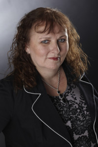Author Lynn Cahoon